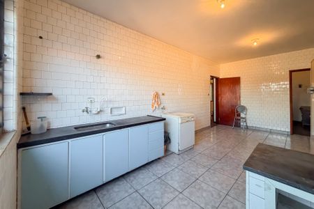 Casa para alugar com 227m², 4 quartos e 6 vagas Casa para alugar com 227m², 4 quartos e 6 vagasCozinha