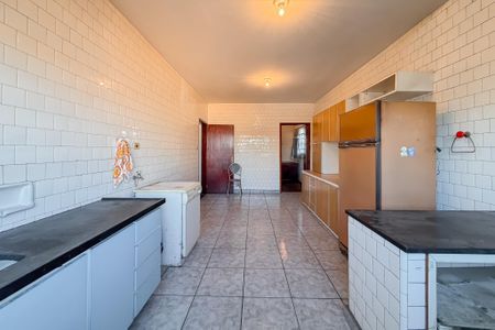 Casa para alugar com 227m², 4 quartos e 6 vagas Casa para alugar com 227m², 4 quartos e 6 vagasCozinha