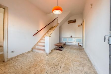 Casa para alugar com 227m², 4 quartos e 6 vagas Casa para alugar com 227m², 4 quartos e 6 vagasEntrada