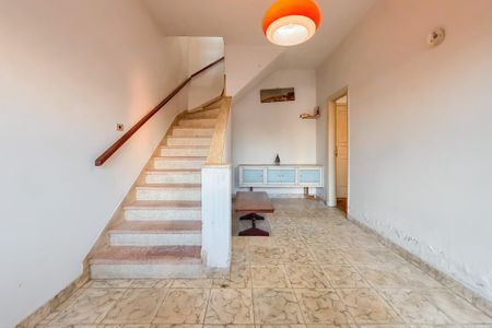 Casa para alugar com 227m², 4 quartos e 6 vagas Casa para alugar com 227m², 4 quartos e 6 vagasEntrada