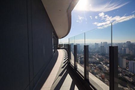 Apartamento à venda com 107m², 3 quartos e 2 vagas Apartamento à venda com 107m², 3 quartos e 2 vagasRoftop