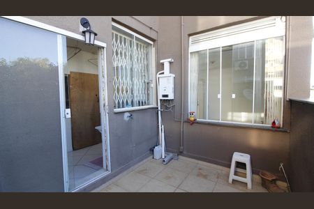 Apartamento para alugar com 75m², 2 quartos e 1 vagaVaranda