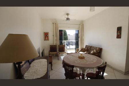Apartamento para alugar com 75m², 2 quartos e 1 vagaSala