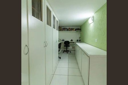 Casa à venda com 3 quartos, 200m² em Parque Jabaquara, São Paulo
