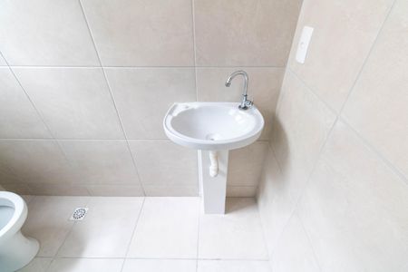 Banheiro de apartamento para alugar com 2 quartos, 45m² em Campo Grande, Rio de Janeiro