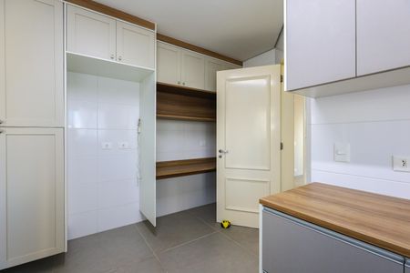 Apartamento para alugar com 126m², 4 quartos e 3 vagas Apartamento para alugar com 126m², 4 quartos e 3 vagasCozinha