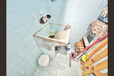 Casa para alugar com 120m², 2 quartos e 1 vaga Casa para alugar com 120m², 2 quartos e 1 vagaBanheiro 2