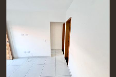 Corredor de apartamento para alugar com 2 quartos, 50m² em Vila Isolina Mazzei, São Paulo