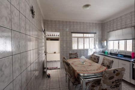 Casa à venda com 128m², 2 quartos e 4 vagas Casa à venda com 128m², 2 quartos e 4 vagasCozinha