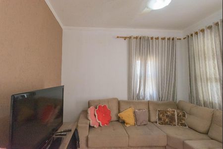 Casa à venda com 128m², 2 quartos e 4 vagas Casa à venda com 128m², 2 quartos e 4 vagasSala