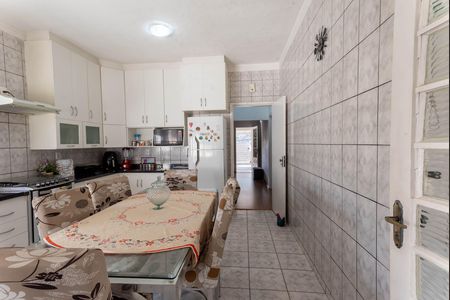 Casa à venda com 128m², 2 quartos e 4 vagas Casa à venda com 128m², 2 quartos e 4 vagasCozinha