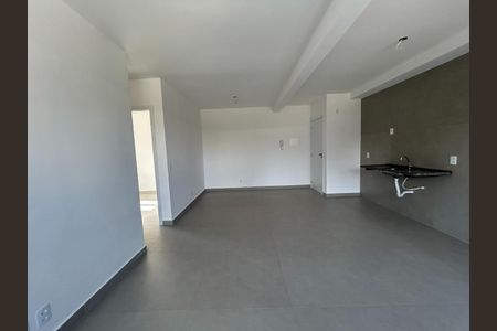 Apartamento à venda com 2 quartos, 61m² em Jardim Industrial, Contagem