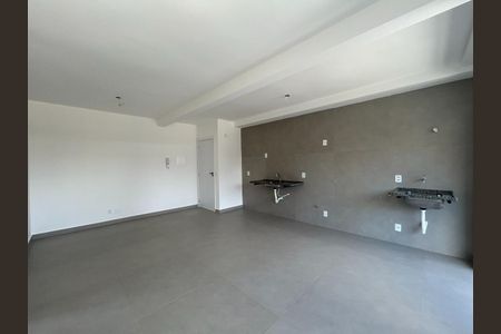 Apartamento à venda com 2 quartos, 61m² em Jardim Industrial, Contagem