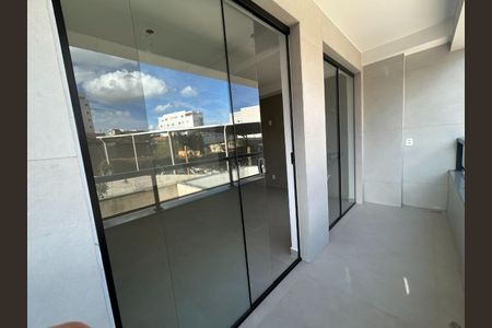 Apartamento à venda com 2 quartos, 61m² em Jardim Industrial, Contagem