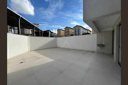 Apartamento à venda com 2 quartos, 62m² em Jardim Industrial, Contagem