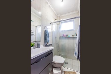 Banheiro de apartamento à venda com 2 quartos, 47m² em Vila Liviero, São Paulo