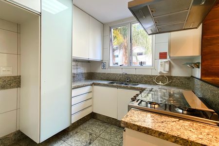 Apartamento para alugar com 95m², 3 quartos e 2 vagas Apartamento para alugar com 95m², 3 quartos e 2 vagasCozinha