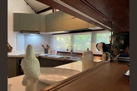 Casa de condomínio à venda com 500m², 3 quartos e 2 vagas