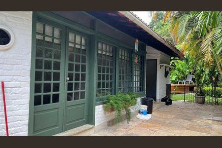 Casa de condomínio à venda com 500m², 3 quartos e 2 vagas