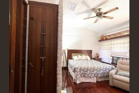 Casa de condomínio à venda com 500m², 3 quartos e 2 vagas