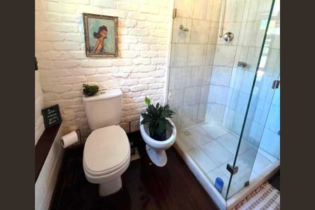 Casa de condomínio à venda com 500m², 3 quartos e 2 vagas