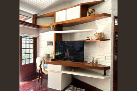 Casa de condomínio à venda com 500m², 3 quartos e 2 vagas