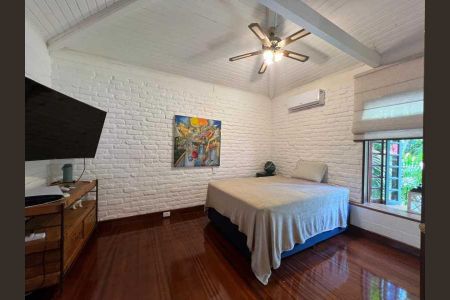 Casa de condomínio à venda com 500m², 3 quartos e 2 vagas