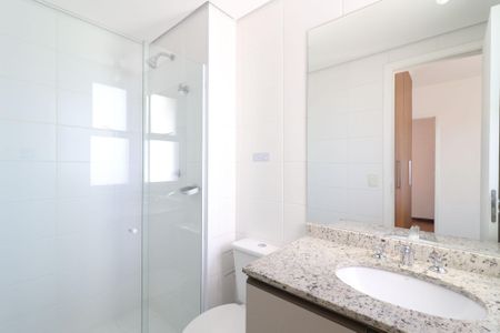 Apartamento para alugar com 66m², 2 quartos e 1 vaga Apartamento para alugar com 66m², 2 quartos e 1 vagaBanheiro da Suíte