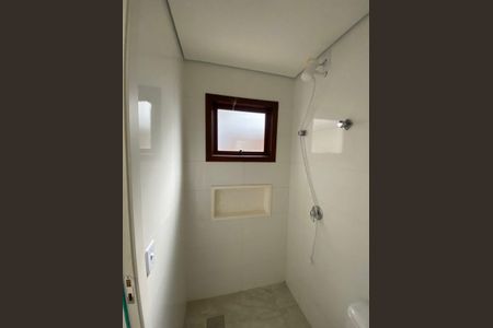 Casa para alugar com 70m², 3 quartos e 1 vaga Casa para alugar com 70m², 3 quartos e 1 vagaBanheiro social