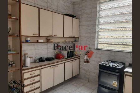 Casa à venda com 240m², 3 quartos e 1 vaga