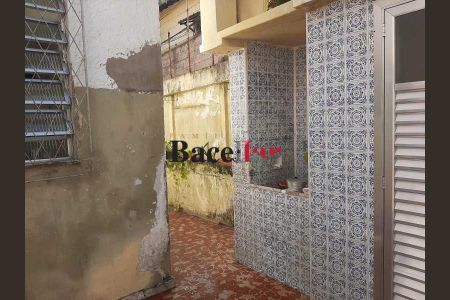 Casa à venda com 240m², 3 quartos e 1 vaga