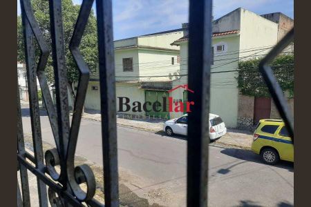 Casa à venda com 240m², 3 quartos e 1 vaga