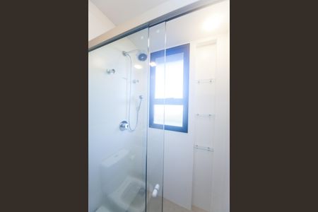 Banheiro de kitnet/studio para alugar com 1 quarto, 66m² em Vale do Sereno, Nova Lima