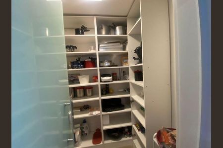Casa à venda com 250m², 4 quartos e 2 vagas Casa à venda com 250m², 4 quartos e 2 vagasCozinha