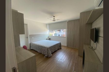 Quarto de casa à venda com 4 quartos, 250m² em Cantagalo, Niterói
