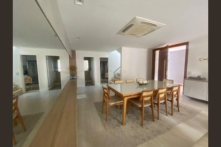 Casa à venda com 4 quartos, 250m² em Cantagalo, Niterói