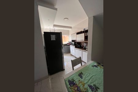 Cozinha de casa de condomínio para alugar com 2 quartos, 65m² em Balneario Japurá, Praia Grande