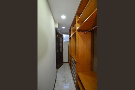 Closet de casa para alugar com 3 quartos, 350m² em Vila Valqueire, Rio de Janeiro