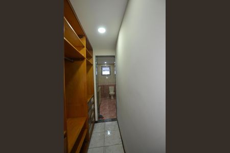 Casa à venda com 350m², 3 quartos e 4 vagasCloset