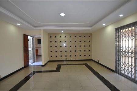 Casa à venda com 350m², 3 quartos e 4 vagasSala