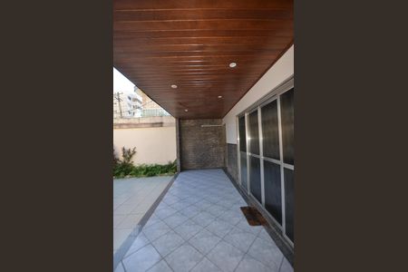 Varanda de casa para alugar com 3 quartos, 350m² em Vila Valqueire, Rio de Janeiro
