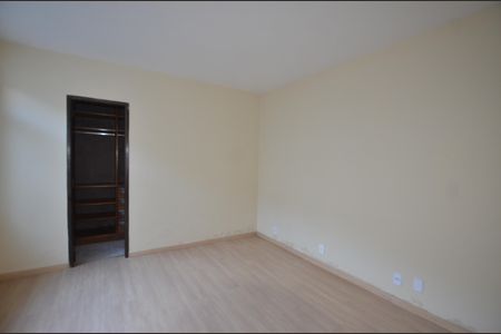 Casa à venda com 350m², 3 quartos e 4 vagasQuarto 1 Suíte