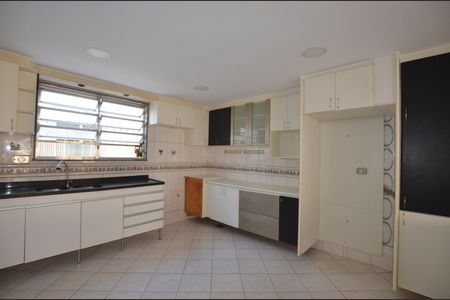 Casa à venda com 350m², 3 quartos e 4 vagasCozinha