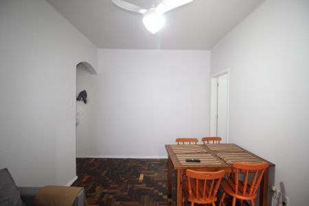 Apartamento à venda com 75m², 2 quartos e sem vagaSala