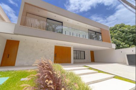 Casa de condomínio à venda com 670m², 5 quartos e 4 vagas