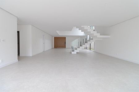 Casa de condomínio à venda com 670m², 5 quartos e 4 vagas