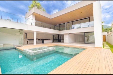 Casa de condomínio à venda com 670m², 5 quartos e 4 vagas