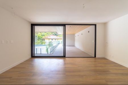Casa de condomínio à venda com 670m², 5 quartos e 4 vagas