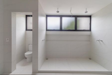 Casa de condomínio à venda com 670m², 5 quartos e 4 vagas