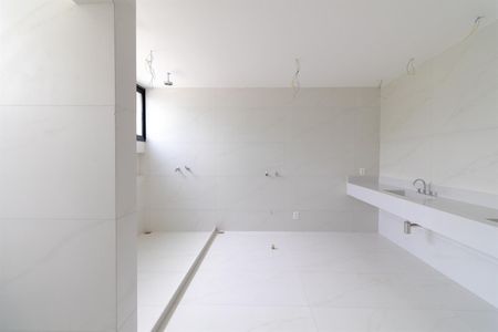 Casa de condomínio à venda com 670m², 5 quartos e 4 vagas